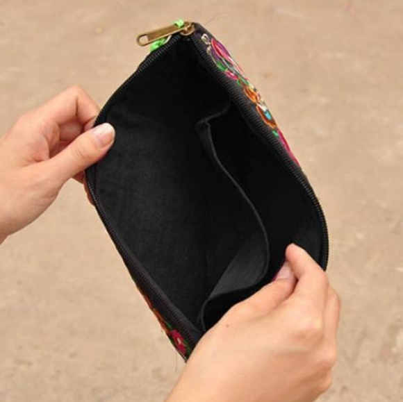 🔹 Embroidered Bohemian Clutch Bag. - Picture 3 of 7